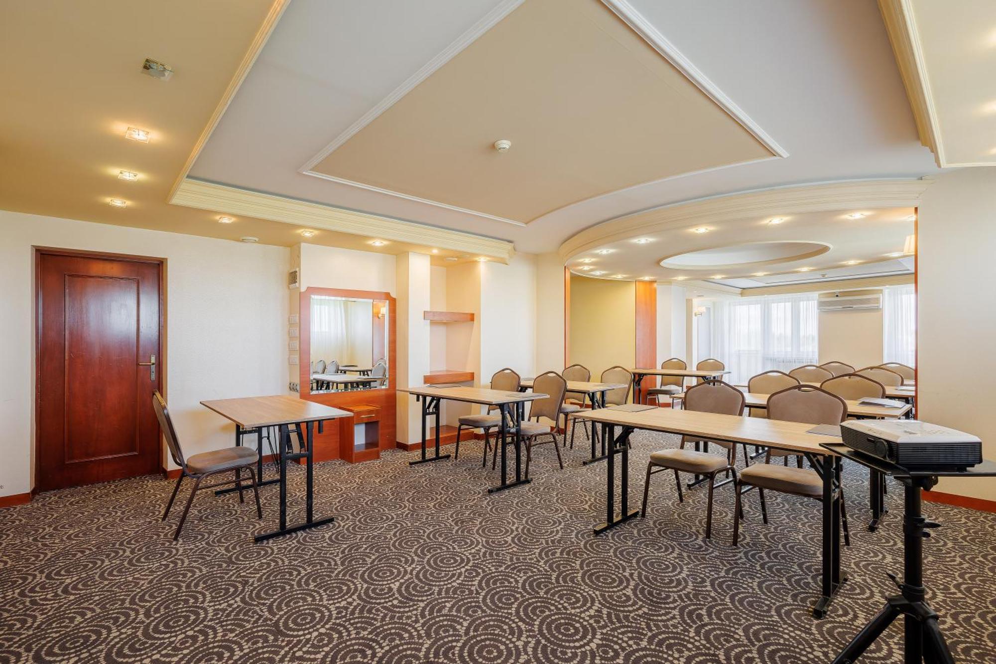 Hotel Cristal Park Tarnów Zewnętrze zdjęcie