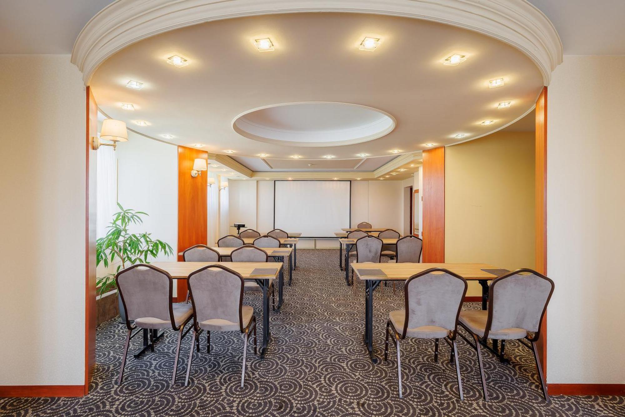 Hotel Cristal Park Tarnów Zewnętrze zdjęcie