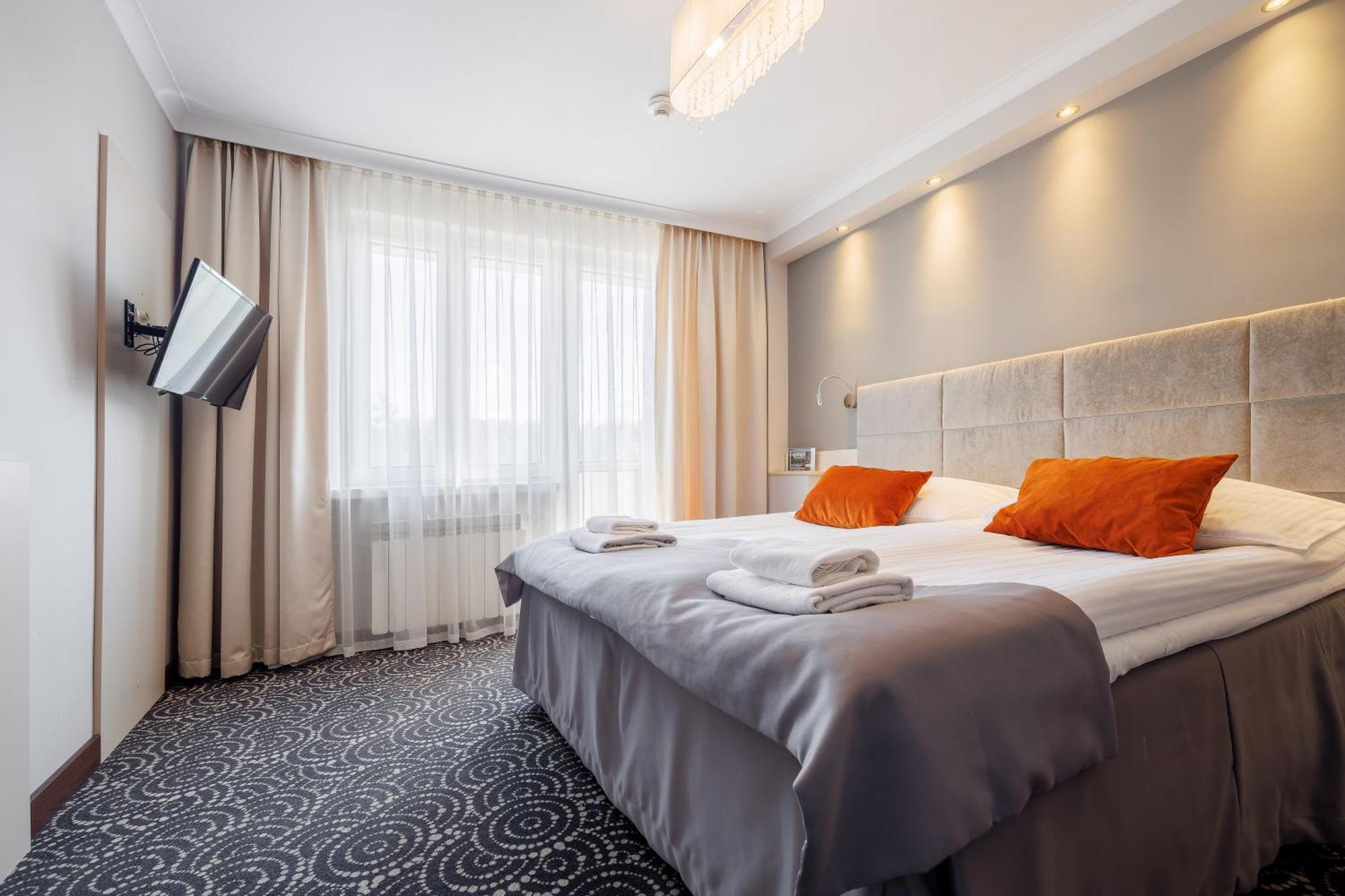 Hotel Cristal Park Tarnów Zewnętrze zdjęcie