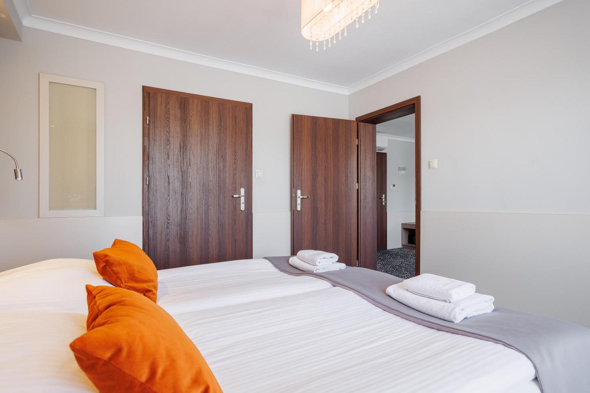 Hotel Cristal Park Tarnów Zewnętrze zdjęcie