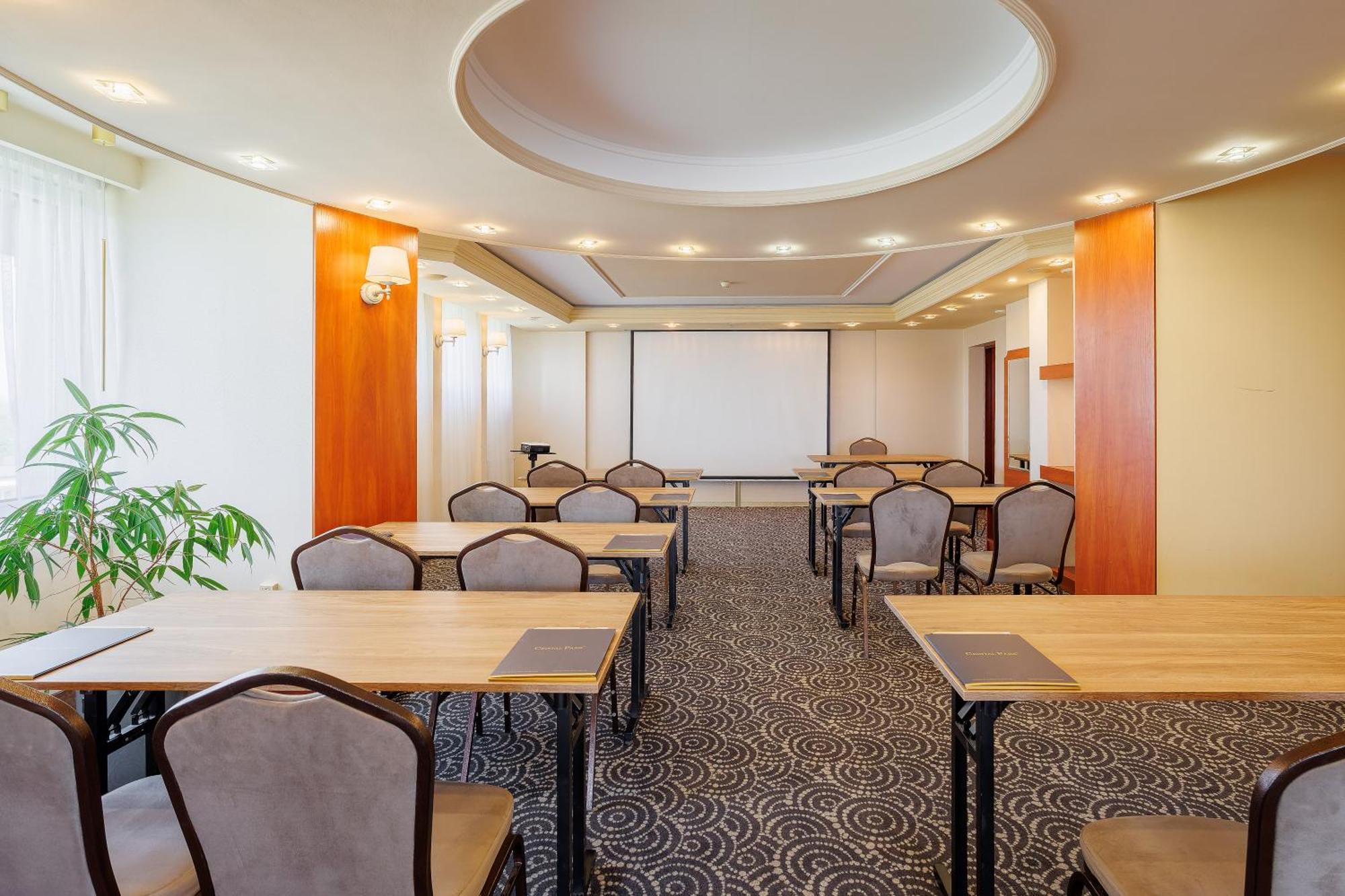 Hotel Cristal Park Tarnów Zewnętrze zdjęcie